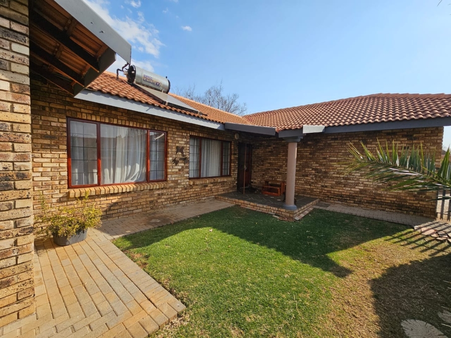 3 Bedroom Property for Sale in Grimbeeck Park North West